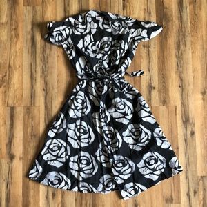 Global Mamas WORN ONCE Floral Print Wrap Dress